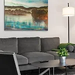 Center City Philly Home, Cozy 1-Br, Ideal Location For 4 Guests!
