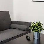 Center City Philly Home, Cozy 1-Br, Ideal Location For 4 Guests!