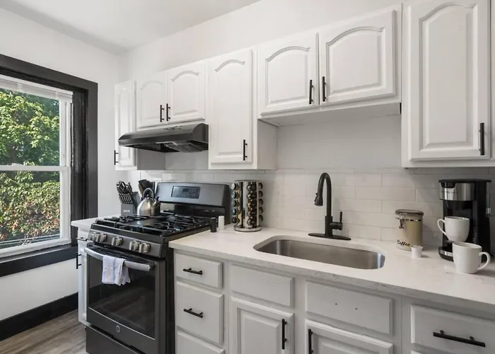 Center City Philly Home, Cozy 1-Br, Ideal Location For 4 Guests!